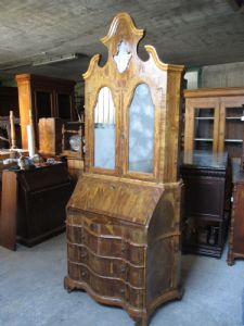 Trumeau ondulado em nogueira e raiz de oliveira - vitrine com aba trumo escrivaninha secretaire